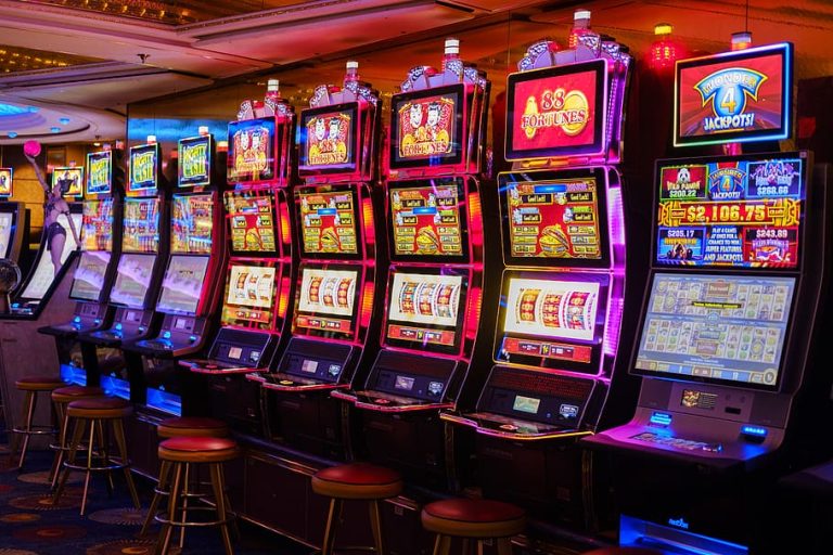 casino-arcade-slot-machines-machines-gambling-risk